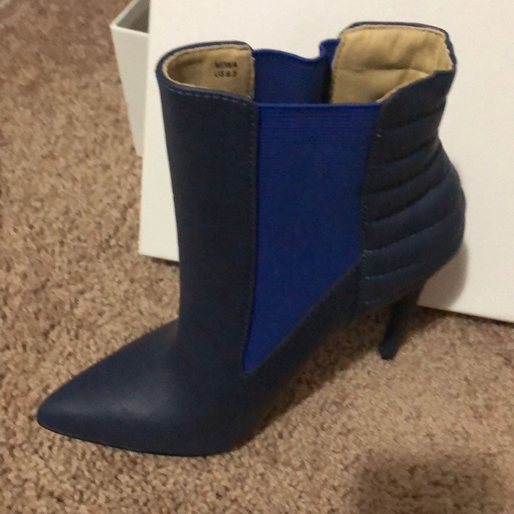 NWOT GX by Gwen Stefani bootie in blue